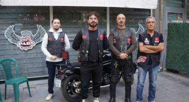 Kardeşlik, Deri Yelek ve Demir Atlar