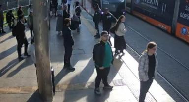 Kayseri’de kulaklık takan yolcuyu güvenlik kurtardı