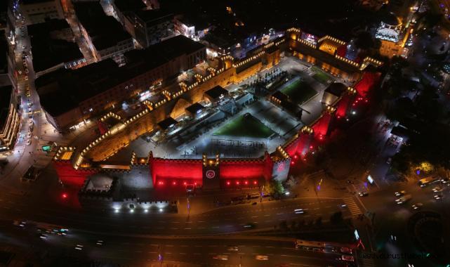 Kayseri Kalesi LED Aydınlatma ile Tarihi Güzelliğe Büründü