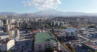 Tacettin Katlı Otoparkı’nın çatısı 20 günde yenilendi