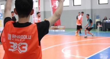 Anadolu Koleji’nde Öğretmenler Günü İçin Basketbol Şöleni