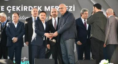 Kayseri'de Hububat ve Çekirdek Merkezi Açıldı