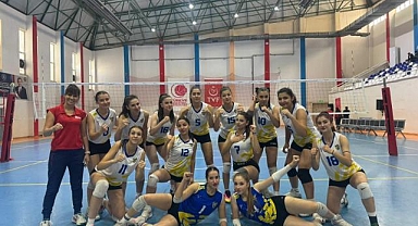 KVK Voleybol Kulübü Gaziantep'te Farklı Kazandı
