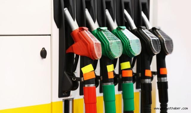 Benzinde gece yarısı indirimi: Litre fiyatı düşüyor