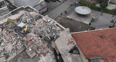 Büyükşehir’in Suriçi Camikebir Dönüşümünde Yıkım Başladı