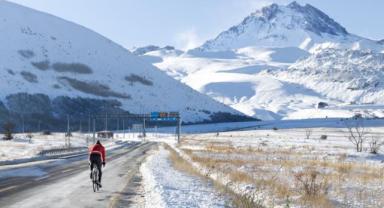 Buz Gibi Soğukta Erciyes'i Pedalladı