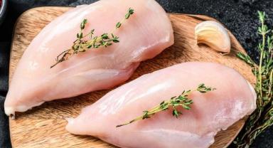 Çiğ Tavuğu Yıkamak Tehlikeli: Uzmanlardan Kritik Uyarı