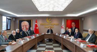Erbakan, yeni danışmanlarıyla ilk istişareyi yaptı
