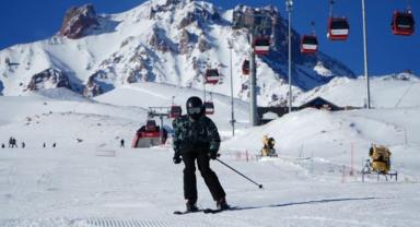 Erciyes’te 2025-2026 Kayak Sezonu Kapılarını Açtı