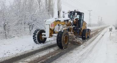 Kayseri’de Kar Yağışı Etkili Oldu, Ekipler Sahaya İndi