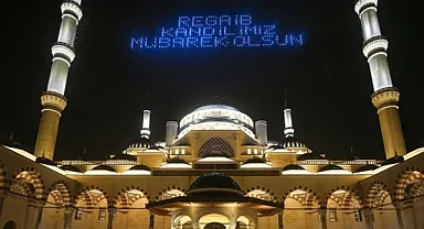 Regaip Kandili ile Rahmet ve Umut Kapıları Açıldı