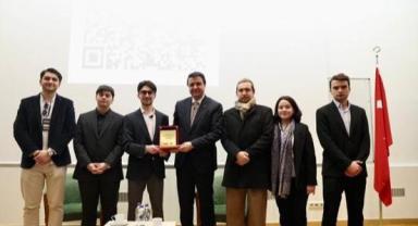 Mahmut Arıkan gençlerle Bilkent’te “Bir Çıkış Mümkün” dedi