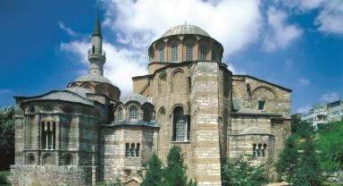 Namaz Vakitlerinde Resimler Perde ile Kapatılıyor