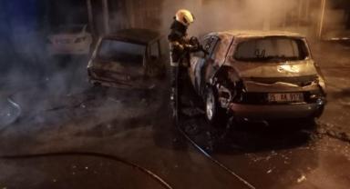 Oto Tamircisinde Çıkan Yangında, 3 Araç Yandı