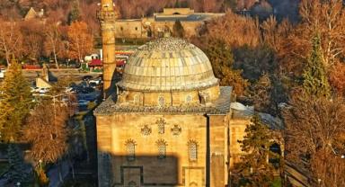 Regaip Kandili ile Üç Ayların Kapısı Aralanıyor