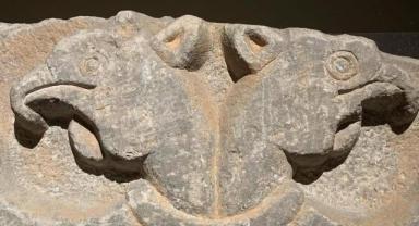 Taşa Kazınan İktidar