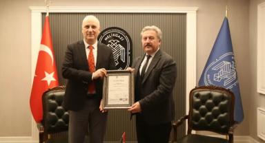 Tasarrufta Kararlılığını Sürdürüyor