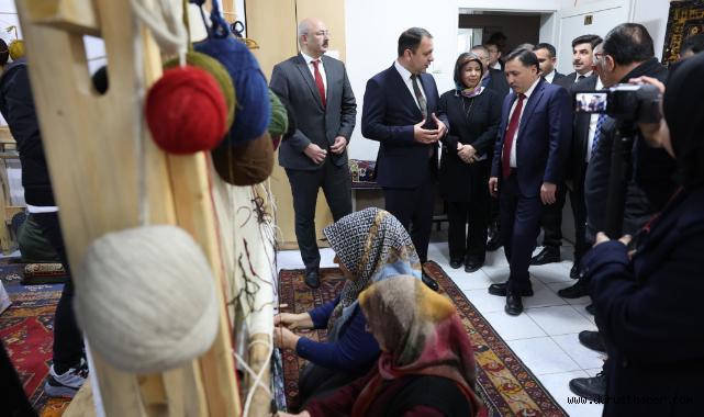 Vali Çiçek'ten Yahyalı'da Halı Dokuma Kursu Ziyareti