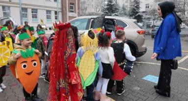 Yerli Malı Haftası'nda Öğrencilerle Buluştu