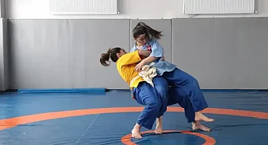 Türkiye'nin İlk Mas Güreşi Antrenör Kursu Kayseri'de