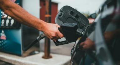 Benzine Gece Yarısı İndirim Geliyor: Fiyatlar Düşüyor