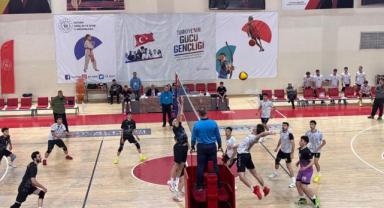 Elit Voleybol Sezonu Galibiyetle Noktaladı