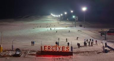 Erciyes’te Gece Kayağı Deneyimi Başladı