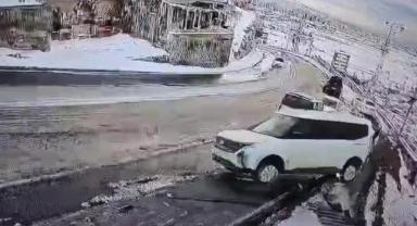 Kayseri’de El Freni Çekilmeyen Araç Dehşet Saçtı!