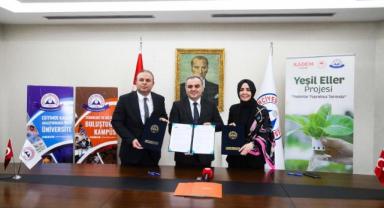 Kayseri'de Yeşil Eller Projesi Başladı: Kadınlar Topraksız Tarımda