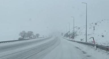 Kayseri’de yollar trafiğe açık, kar ve ıslak zemine dikkat