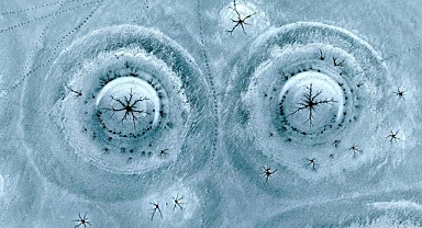 Kayseri Gümüşören Barajı'nda Doğal Buz Desenleri Drone ile Görüntülendi