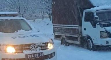 Kayseri Polisi Tipide Mahsur Kalanları Kurtardı