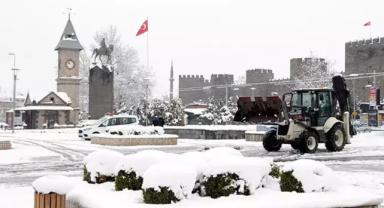 Öğrenciler Merakta: Kayseri'de Okullar Tatil Edilecek Mi?