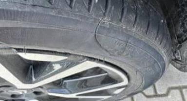 Pınarbaşı’nda 12 Aracın Lastiği Kesildi, 3 İş Yeri Zarar Gördü