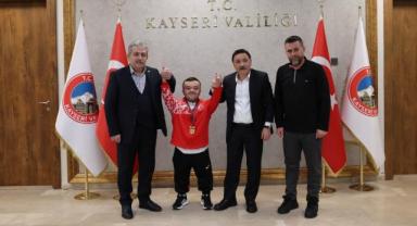 Şampiyon Halterci Çağdaş Kaya’dan Vali Gökmen Çiçek’e Ziyaret