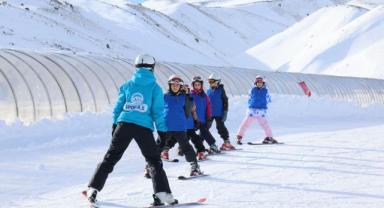 Kayseri'de Spor A.Ş. Kayak Okulu Pistlerde!