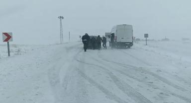 Ulaşım Normale Döndü: Kayseri-Pınarbaşı Yolu Açıldı