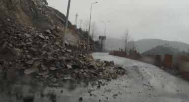 Yahyalı'da Korkutan Olay Kapuzbaşı Yolunda Heyelan 