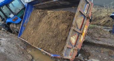 Başakpınar’da Sel Felaketi ! Traktör Devrildi