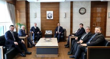 Büyükkılıç’tan Ankara Çıkarması: Bakan Kacır’la Kayseri Yatırımlarını Görüştü