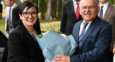 Büyükkılıç’tan Avusturya Büyükelçisi Juen’e Tarihi Kültepe Hediyesi