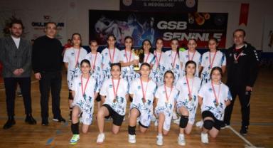 Büyükşehir Spor A.Ş. Kız Hentbol Takımı Kayseri Şampiyonu