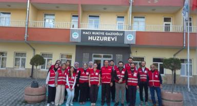 Genç Kızılay’dan Huzurevine Anlamlı Ziyaret