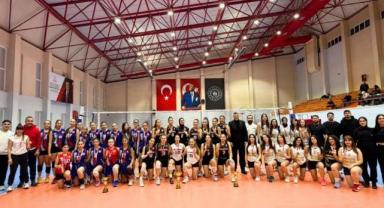 Genç Kızlar Süper Ligi’nde Şampiyon Kayseri Voleybol
