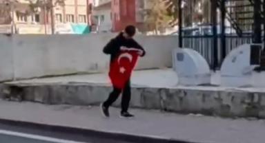 Kayseri’de 14 Yaşındaki Çocuktan Duygulandıran Bayrak Sevgisi