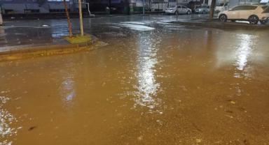 Kayseri'de Akşam Sağanağı Hayatı Olumsuz Etkiledi