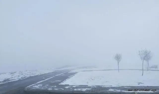 Kayseri'de Kar Yağışı Sebebiyle Bazı Yollar Trafiğe Kapandı