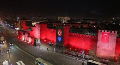 Kayseri’de Ramazan Işıklarla Şehir Merkezi Canlandı