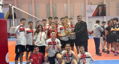 Kayseri'de Yıldız Erkekler Voleybol Ligi Şampiyonu Belli Oldu