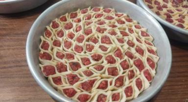  Kayseri'nin Asırlık Lezzeti Tepsi Mantısı İftar Sofralarında